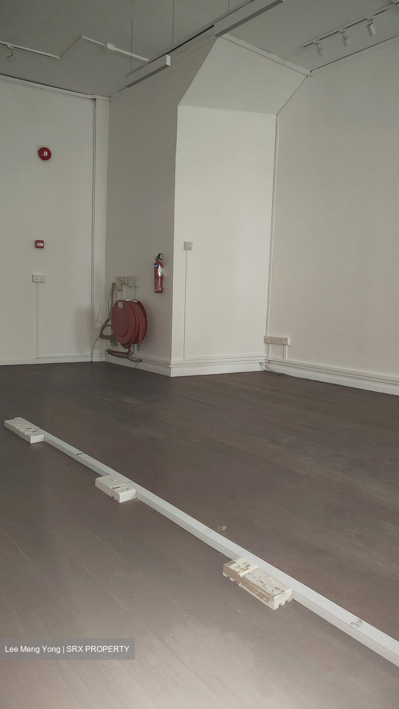 South Bridge Road (D1), Office #636468251